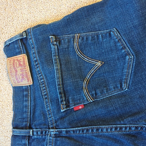 Levi's Classic Boot Cut Women's Jeans, Medium Wash, size 8 - Picture 3 of 8